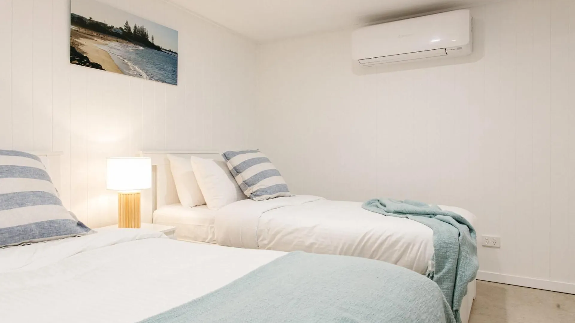 Apartment Moffat Beach Coastal Contemporary Unit B Caloundra
