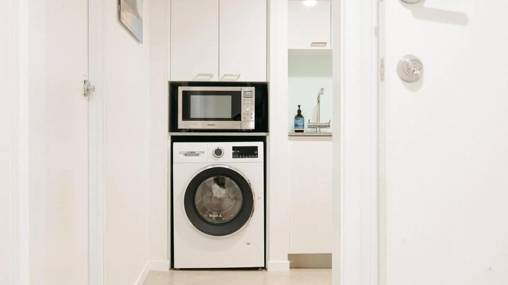 Moffat Beach Coastal Contemporary Unit B Caloundra Apartment