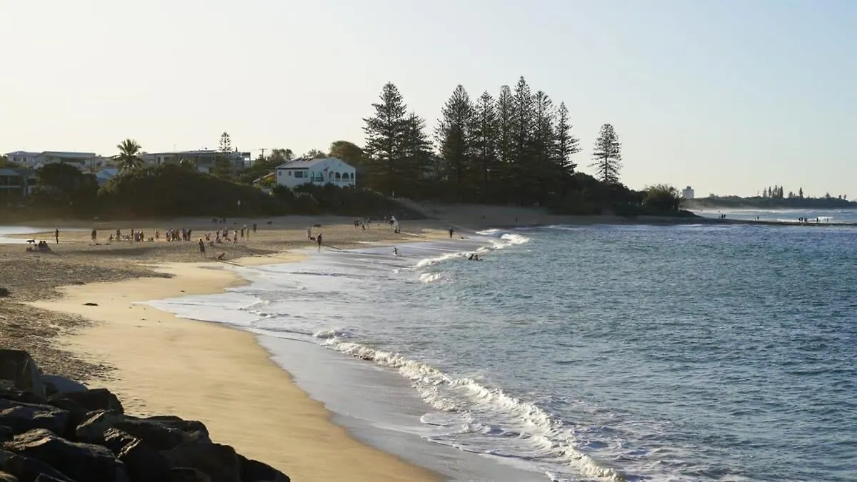 Moffat Beach Coastal Contemporary Unit B Caloundra Apartment